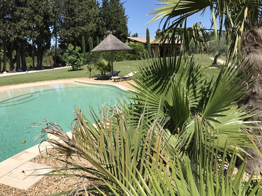 Bed and Breakfast Mas Des Limites à Rognonas Extérieur photo