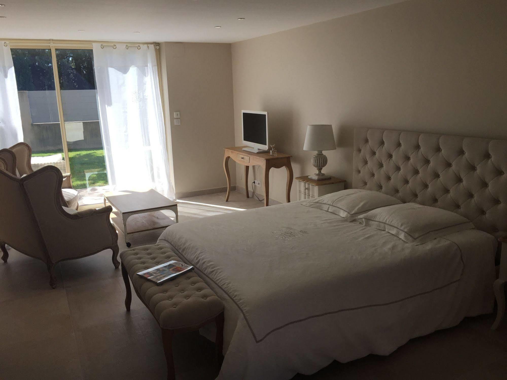 Bed and Breakfast Mas Des Limites à Rognonas Extérieur photo
