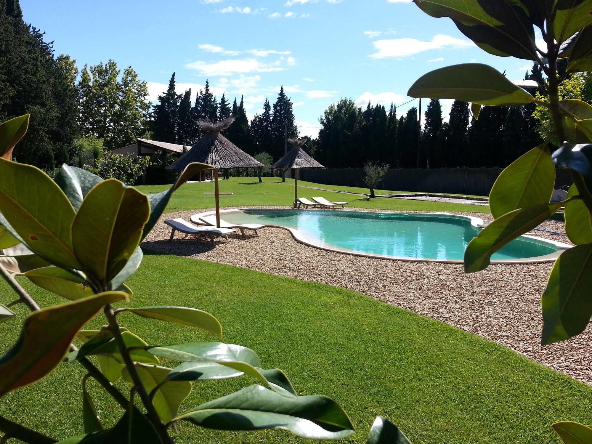 Bed and Breakfast Mas Des Limites à Rognonas Extérieur photo